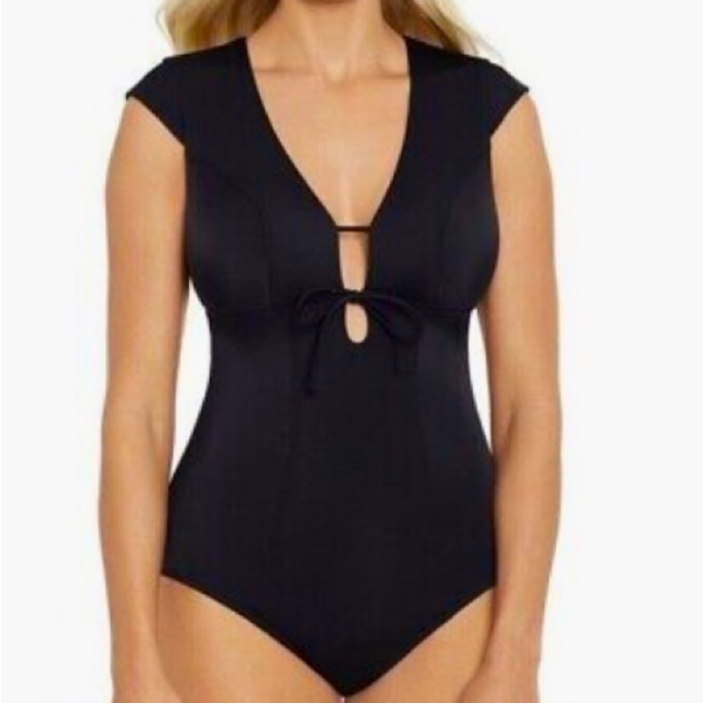 Time & Tru Women’s One Piece Plunge Neckline Swim Suit S 4 6 Black